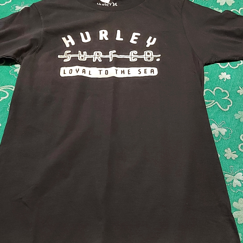 NWT Hurley T
